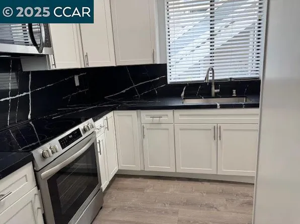 2683 Oak Rd APT 128, Walnut Creek, CA 94597