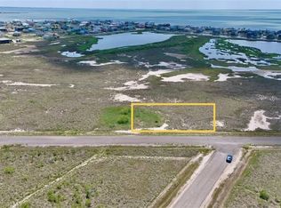 672 Northwest Dr, Rockport, TX 78382