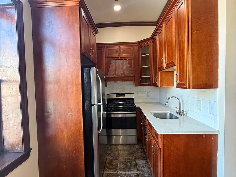 103 Main St #6 — Photo 4