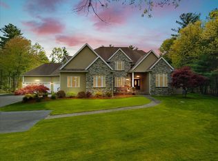 4 Alberta Ln, Lakeville, MA 02347