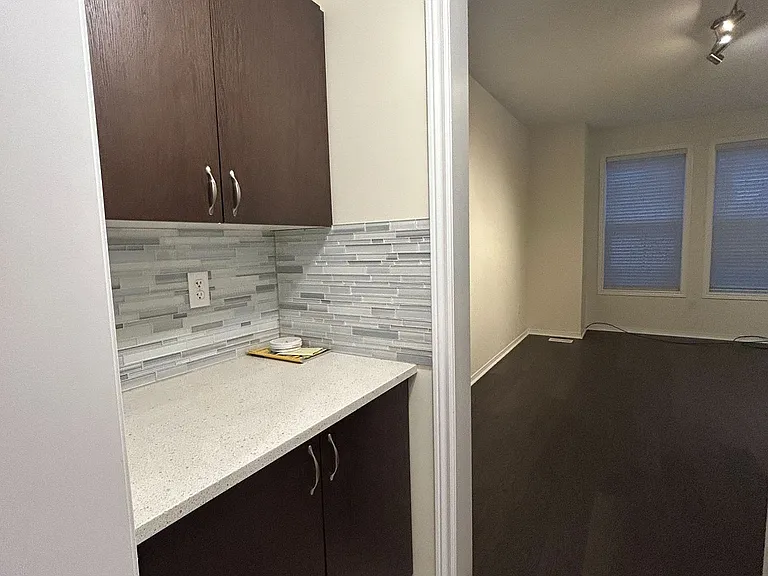 10284 Woodbine Ave — Photo 6