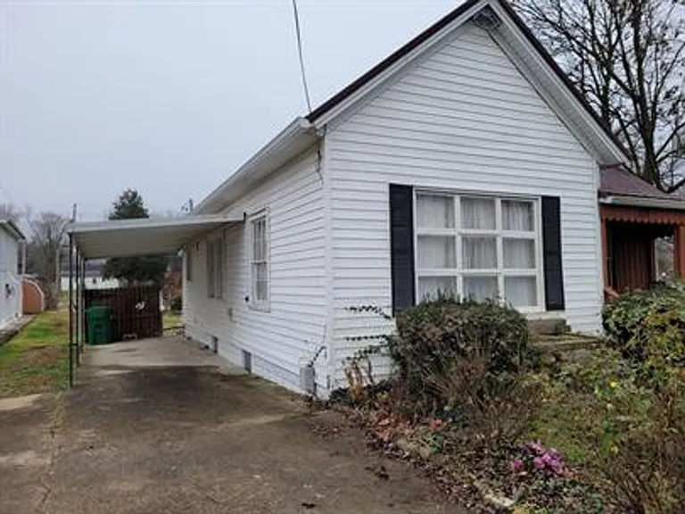 1121 Elm St — Photo 35