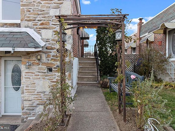 3rd image of 559 Wartman St