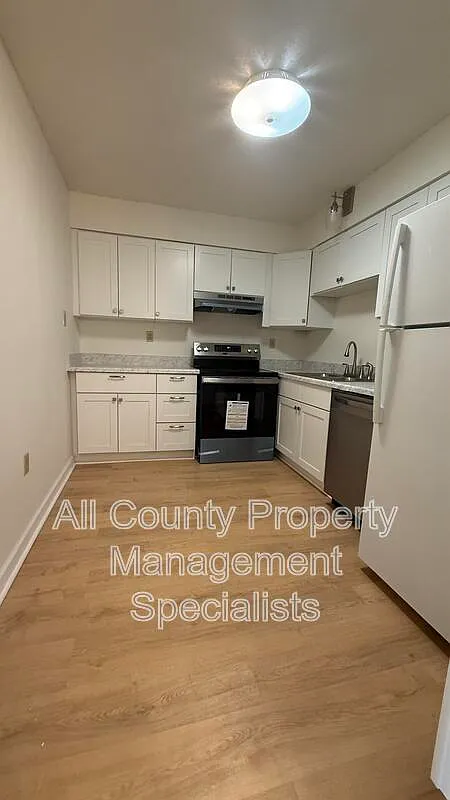 2 bed, 2.0 bath, 1200 sqft, $1,595 — Photo 3
