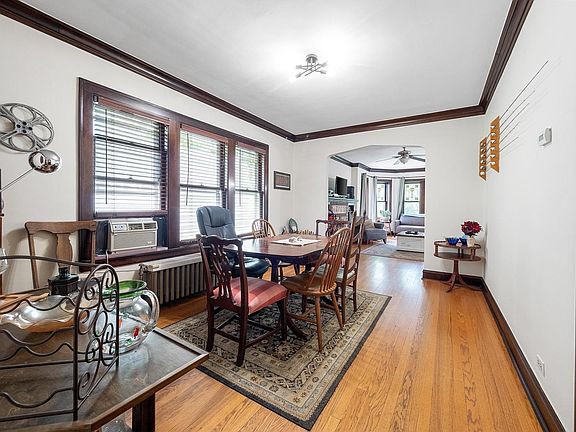 5th image of 3425 N Oakley Ave #2