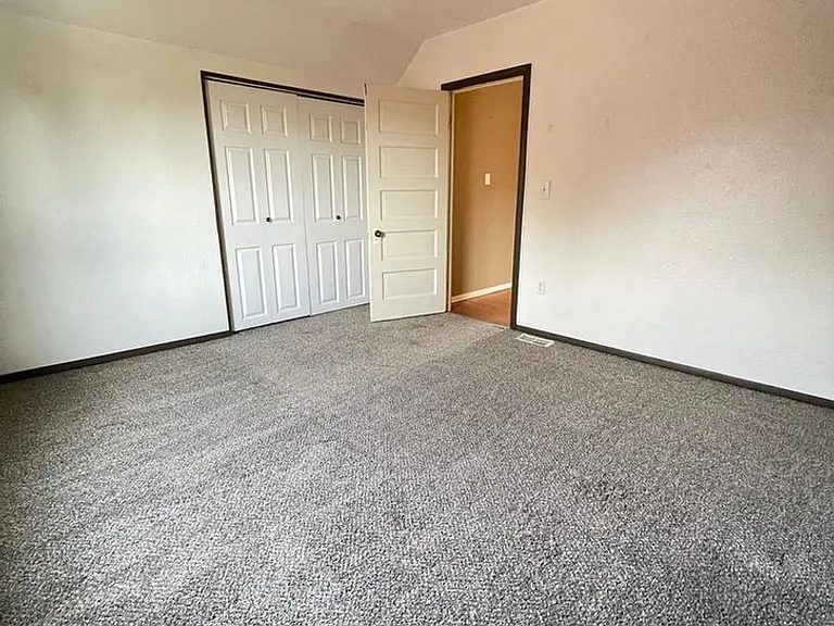 1106 N B St — Photo 14