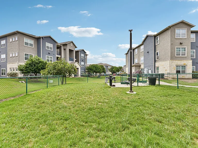 Heights on Parmer Apartments — Photo 34