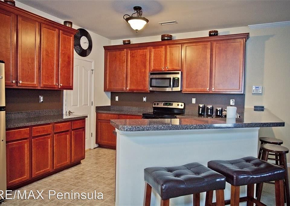 2nd image of 509 Settlement Ln