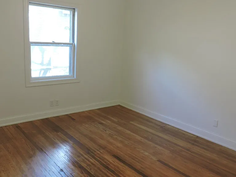 637 Wealthy St SE — Photo 14