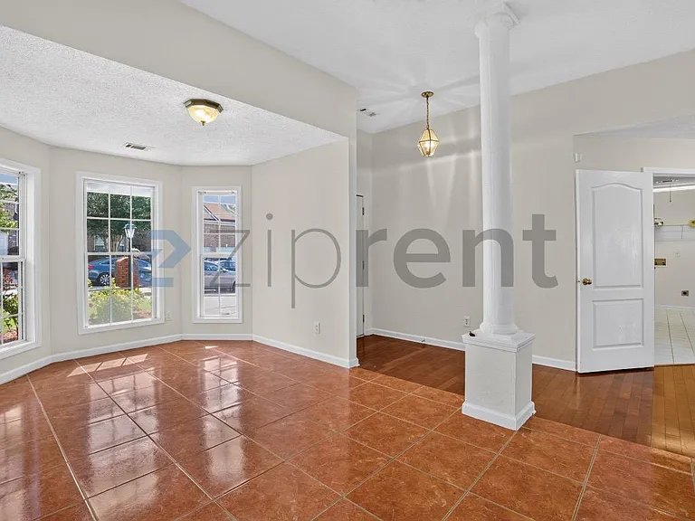 2882 Newtons Crest Cir — Photo 7