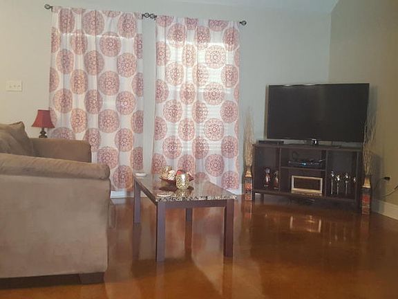 5th image of 312 Stoneridge Dr