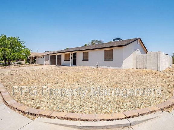 3rd image of 3718 E Ludlow Dr