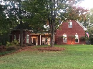 112 Shady Valley Dr, Carrollton, GA 30116