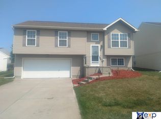 11256 Weber St, Omaha, NE 68142
