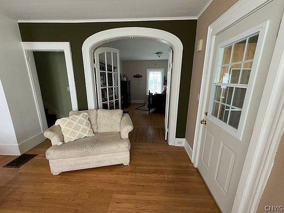 5th image of 21 Troy St