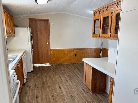 3rd image of 4107 N Meadow Ln