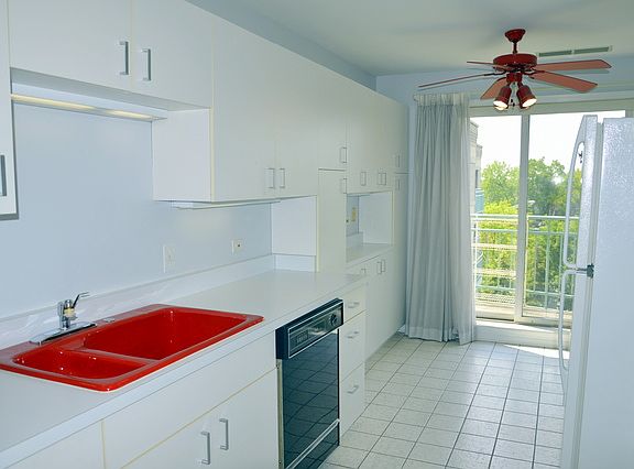 4th image of 4757 Howard St APT 507B