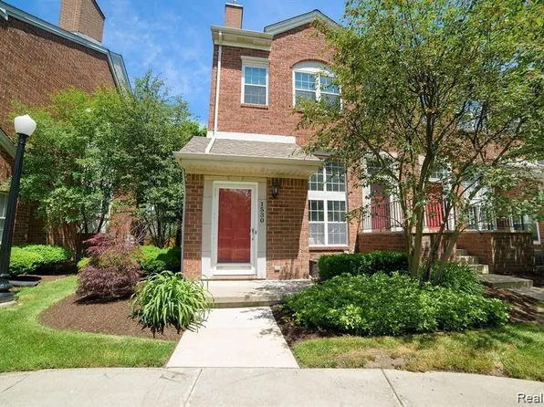 1530 Maryland Club Dr, Royal Oak, MI 48067