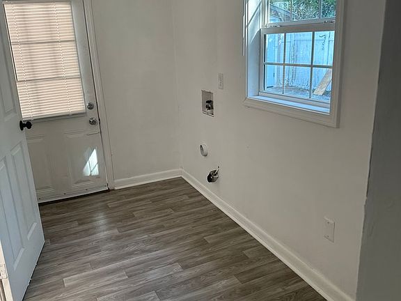 5th image of 811 Patio Rd