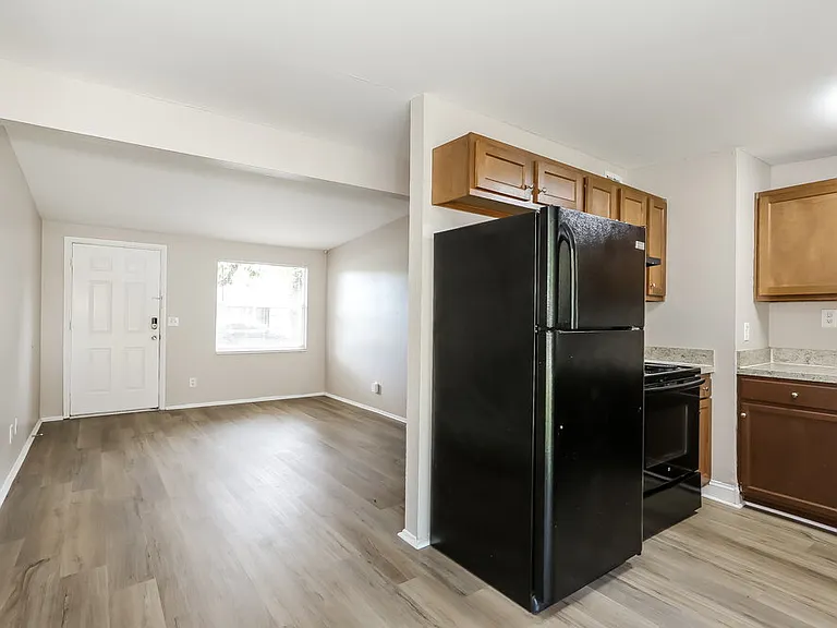 1009 Beckner Ave — Photo 6