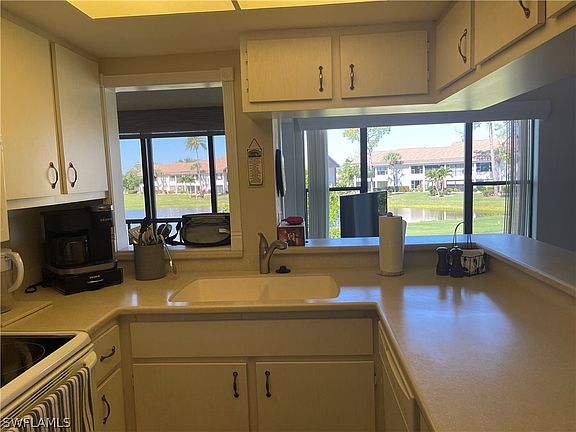 5th image of 5590 Trailwinds Dr APT 421