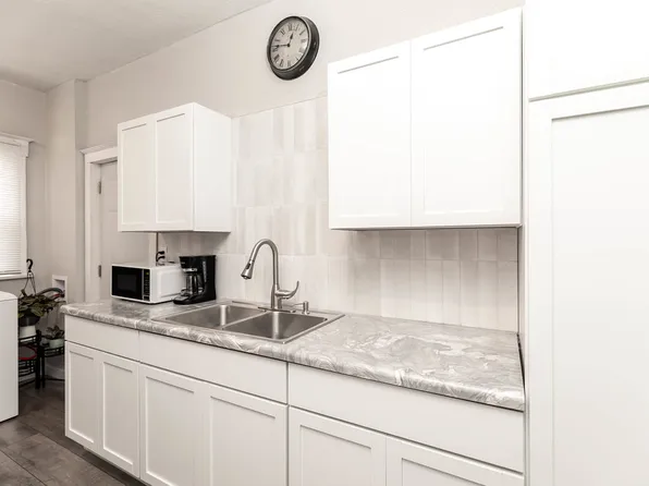 1761 Des Moines St, Des Moines, IA 50316