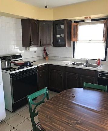 5th image of 7016 Bancroft Ave