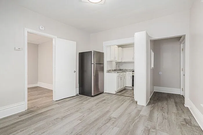 429 Davis St #1 — Photo 8