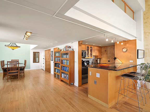 3rd image of 459 12th St APT 3A