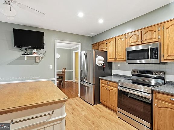 5th image of 3140 Apple Creek Ln