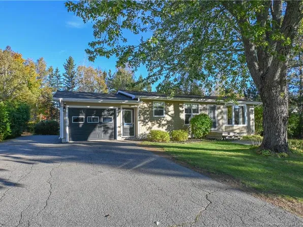 1551 Boisjoli St, Paquetville, NB E8R 1B9
