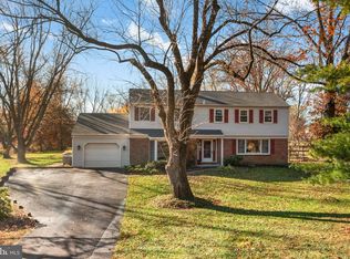 888 Spruce Cir, Harleysville, PA 19438