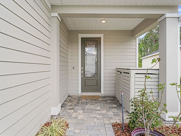 3rd image of 171 Killarney Ave