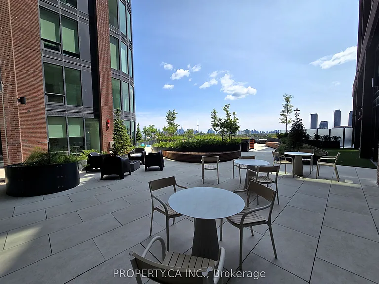 1185 Dupont St #316 — Photo 22