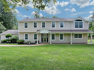 782 Drake Ln, River Vale, NJ 07675