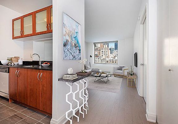 5th image of 222 E 34th St APT 1408