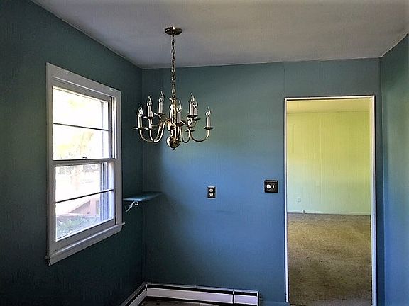 3rd image of 17 Hillcrest Ave
