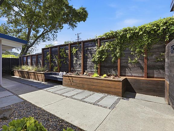 4th image of 656 Bamboo Terrace