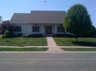 56 White Tail Dr, Carlinville, IL 62626
