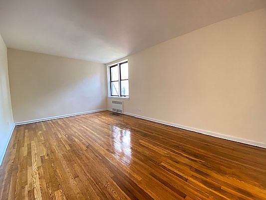 3rd image of 140-55 Burden Cres #2G