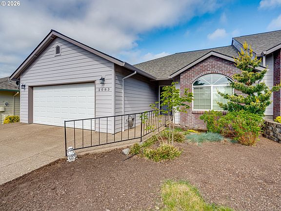 3rd image of 2083 NW Willamette Dr