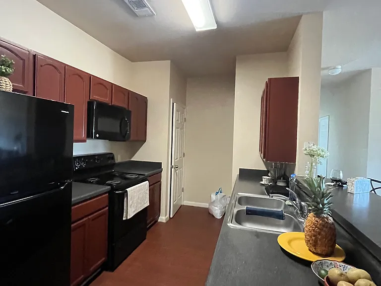 1425 Western Ct #3303 — Photo 8