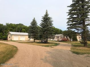 211 Sandwood Cir, Park River, ND 58270
