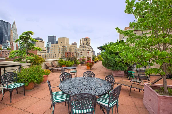 Sold by Akam Sales and Brokerage | media 7