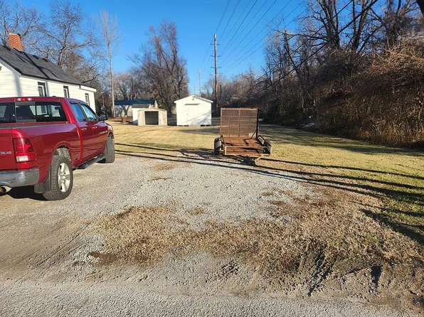 801 E Lincoln St, Clinton, MO 64735