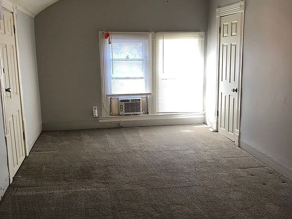 3rd image of 6704 Binney St #2