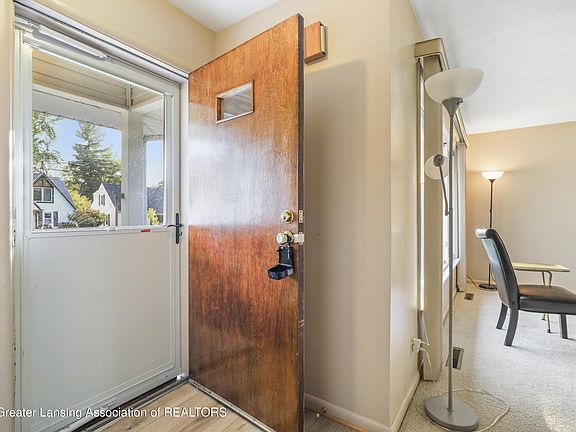 3rd image of 1232 Marigold Ave