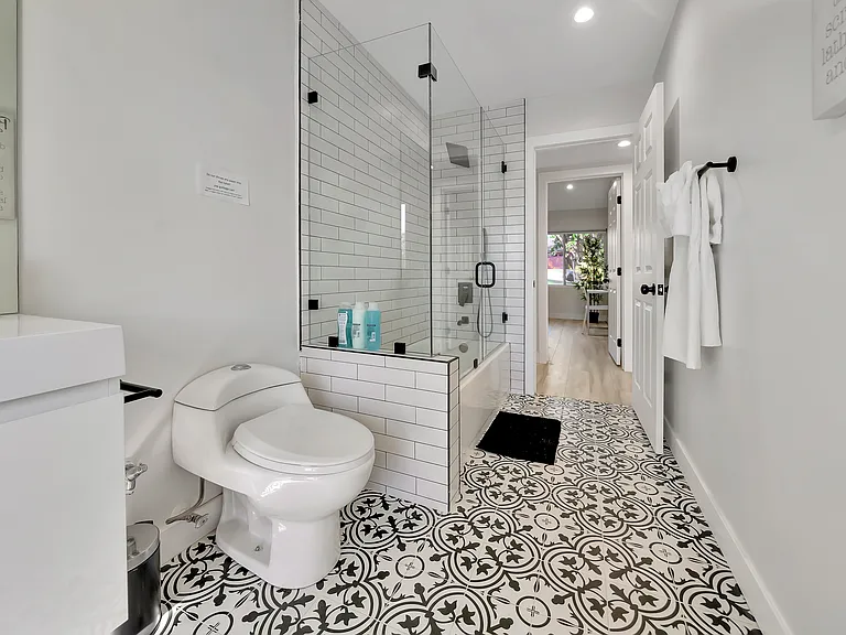 5565 Ostin Ave — Photo 43