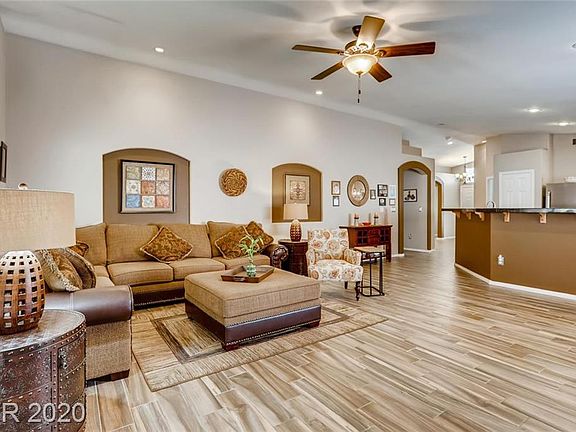 5th image of 10872 Porto Foxi St