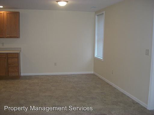 4th image of 503 N Chicago Ave